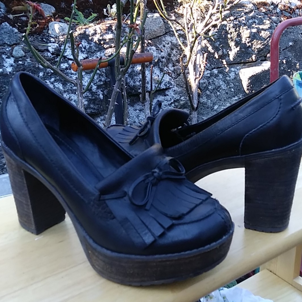 Nicole black chunky heel loafers size 8.5